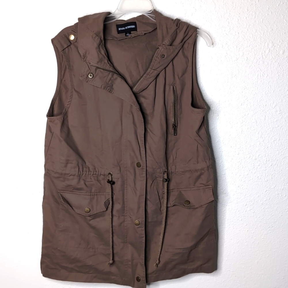 ZENANA OUTFITTERS VEST SIZE Large Lightweight color brown 🤎